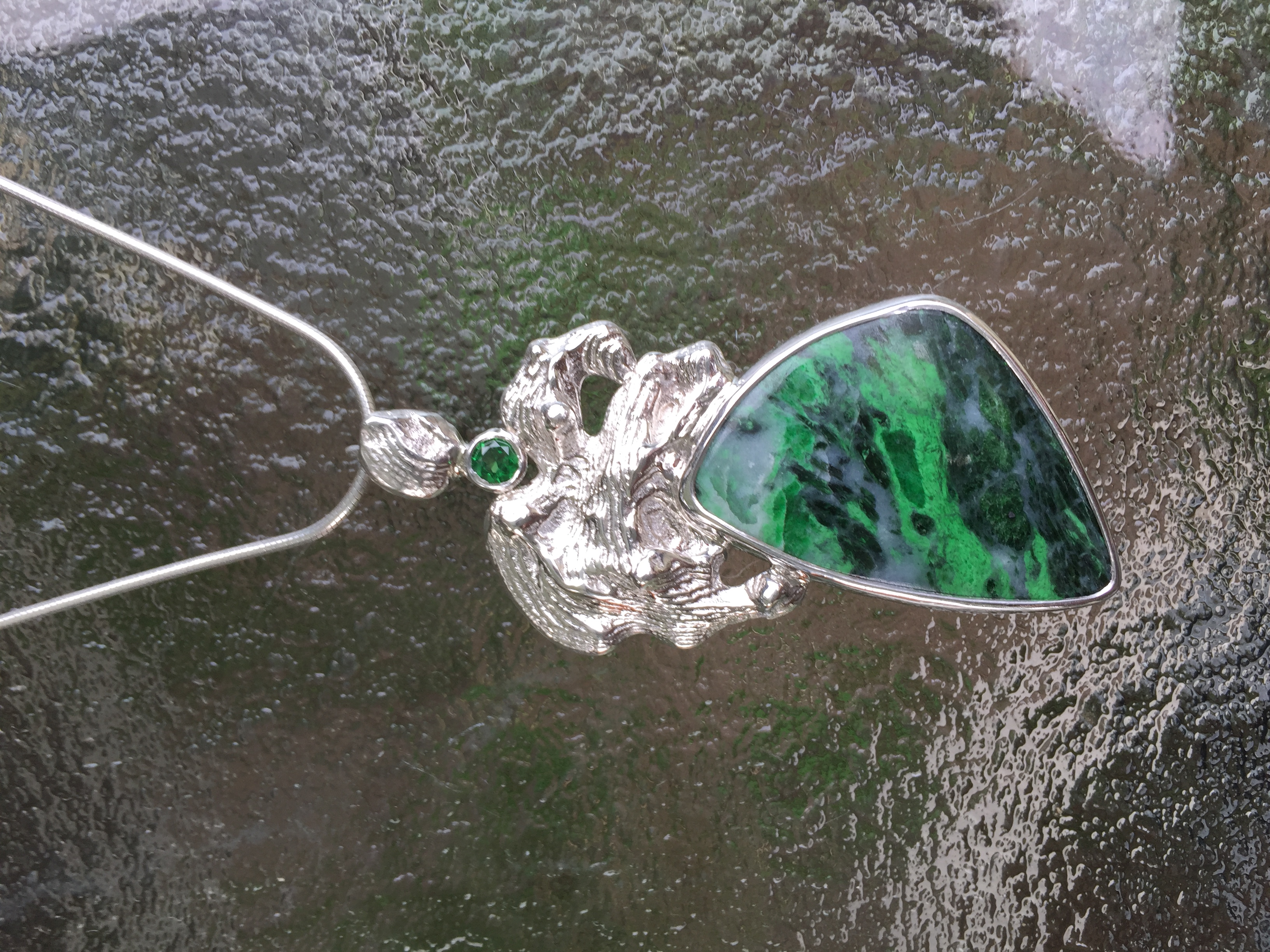 Maw sit sit discount pendant